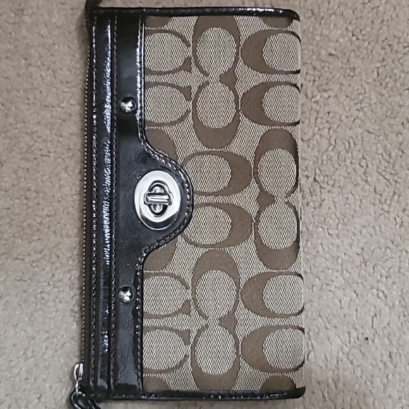 ❤️Coach Wristlet Signature Canvas Brown Tan🔥 - Picture 11 of 11